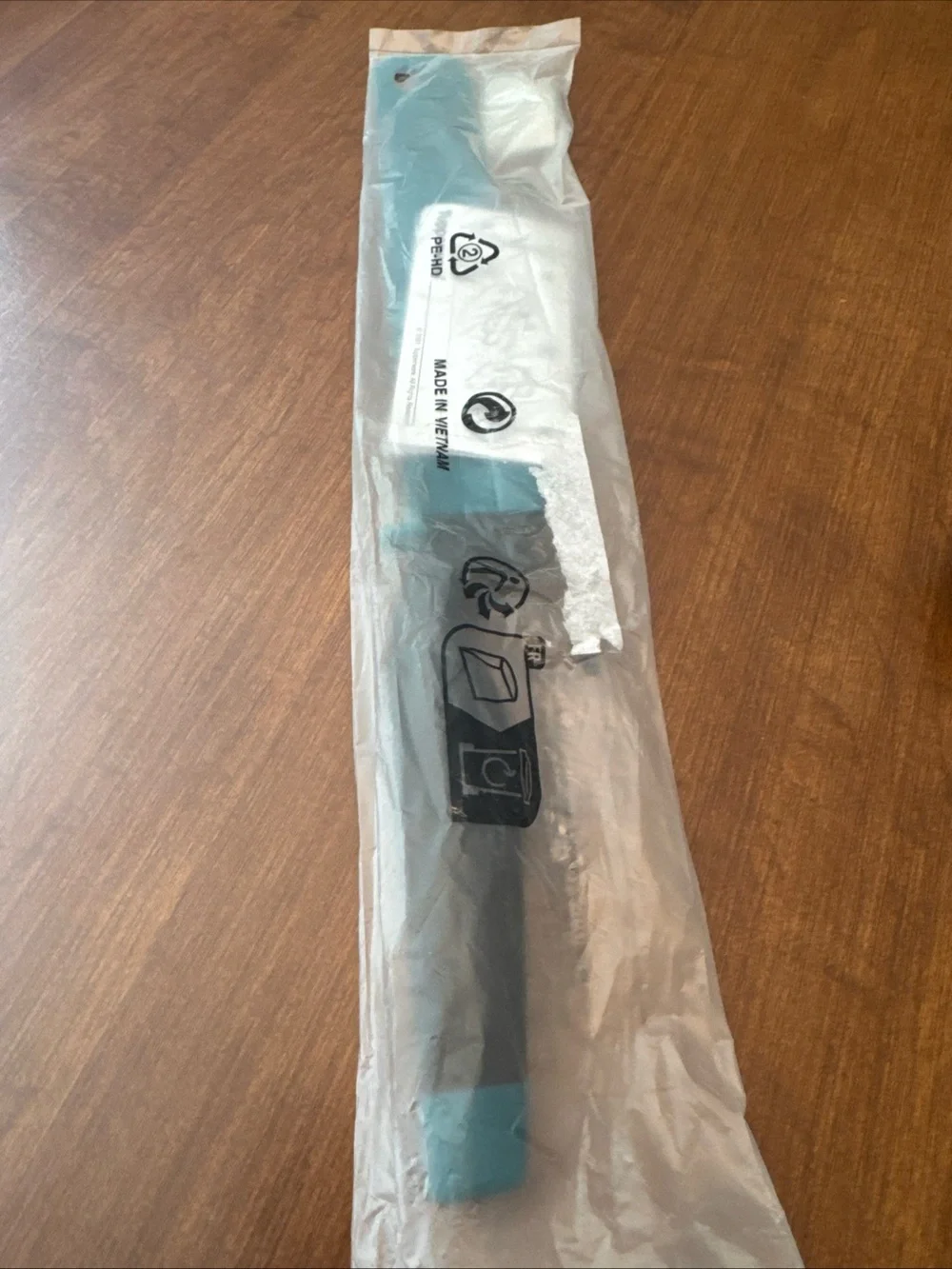 Tupperware Kitchen Bread Knife with Teal Handle and Silver Blade